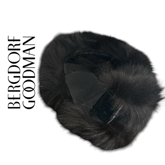 Bergdorf Goodman Black Fur Velcro Closure Scarf - Picture 3 of 3